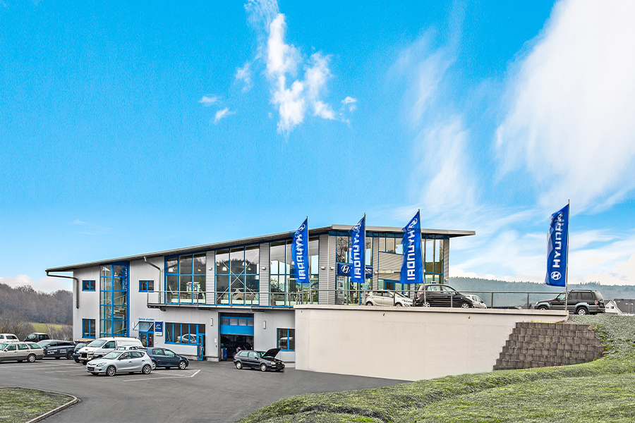 Bau von Gewerbehallen Autohaus